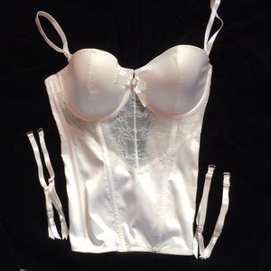 NWOT 38B Ivory and Lace Corset.